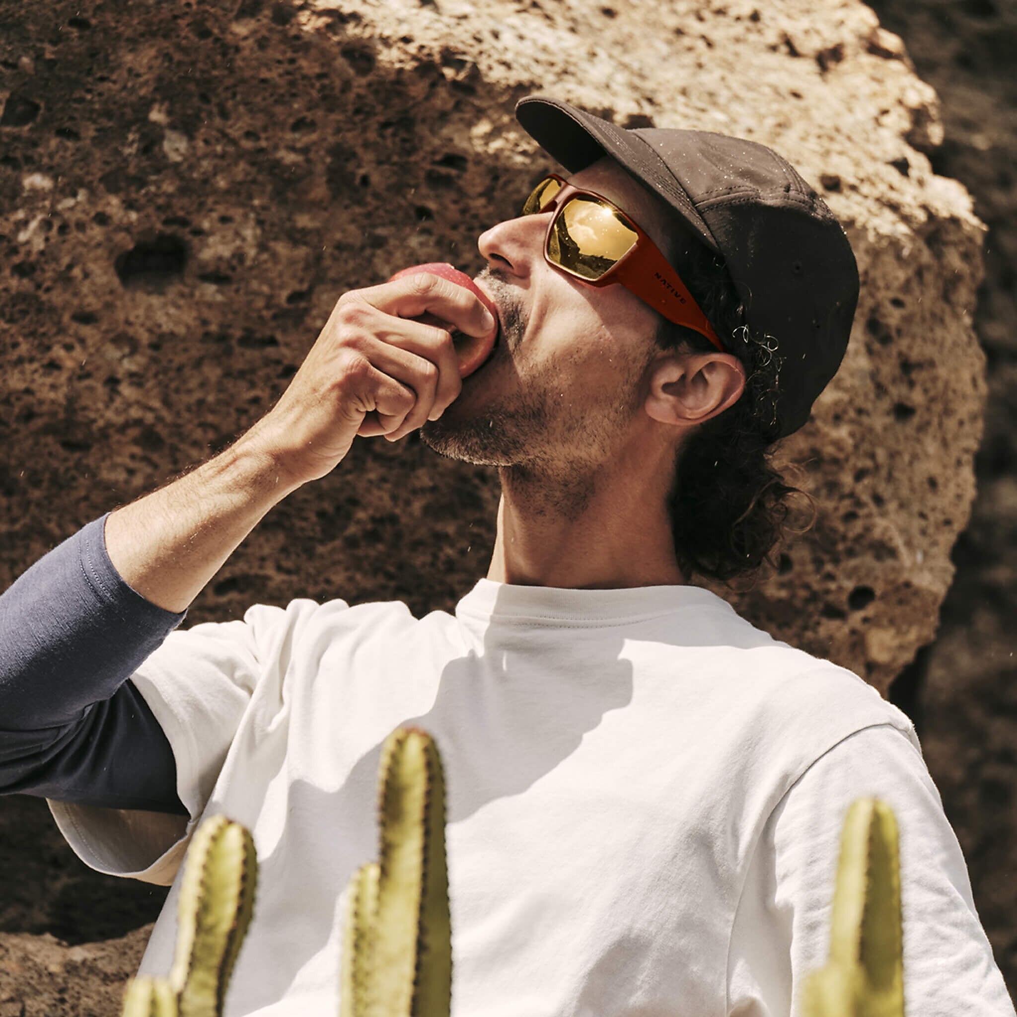 Sunglasses Native Sightcaster II L (64-13) with Bronze Reflex Polarized lens and Red frame Image 3 of 7